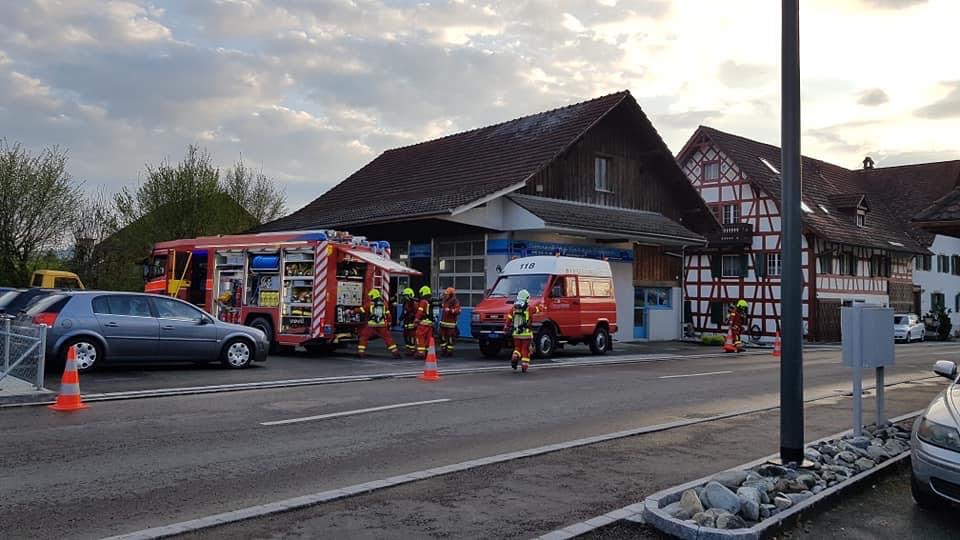 Atemschutzübung in Autowerkstatt