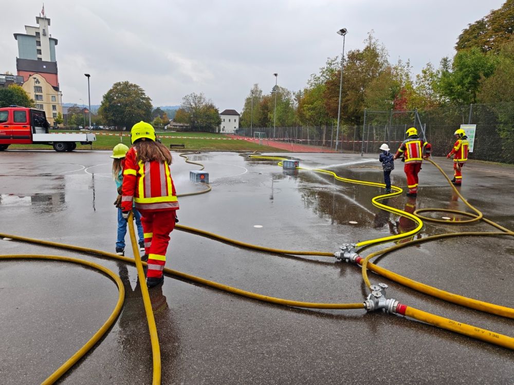 Feuerwehr-Workshop an der Kinderwoche «HolzBauWelt»